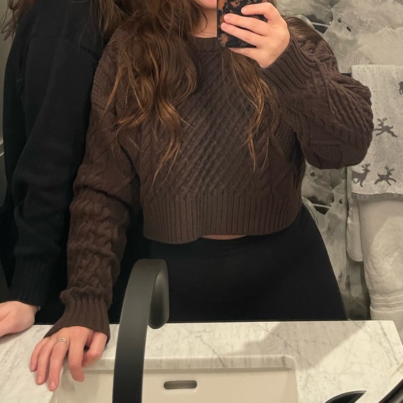 Sunday Best Aritzia Peggy Cropped Chunky Knit Sweater in Dark Brown - Picture 2 of 2